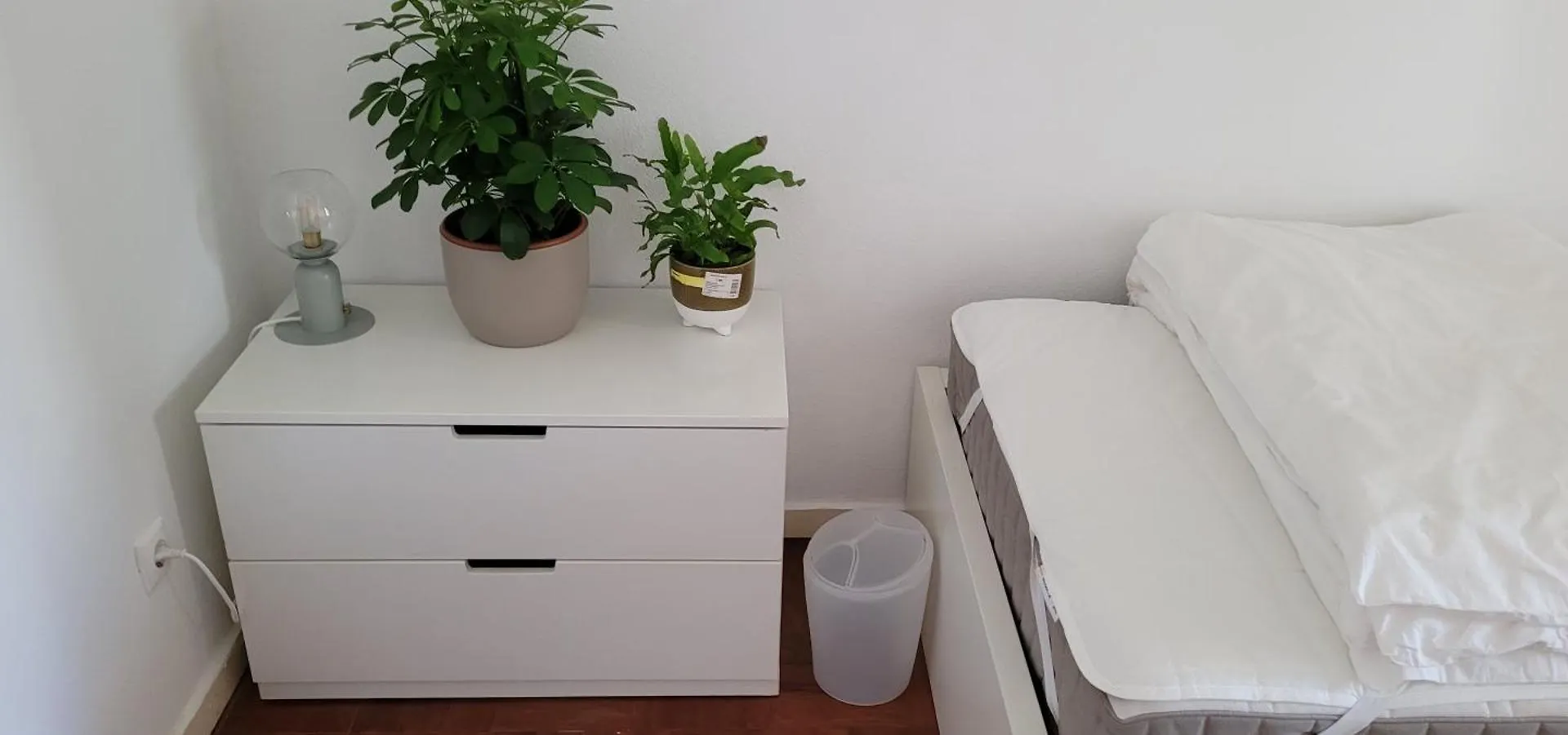 Homestay Cozy Room Near Metro & Airport Lisbon Portugal